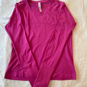 EUC Lululemon Swiftly Tech LS 2.0 *Race